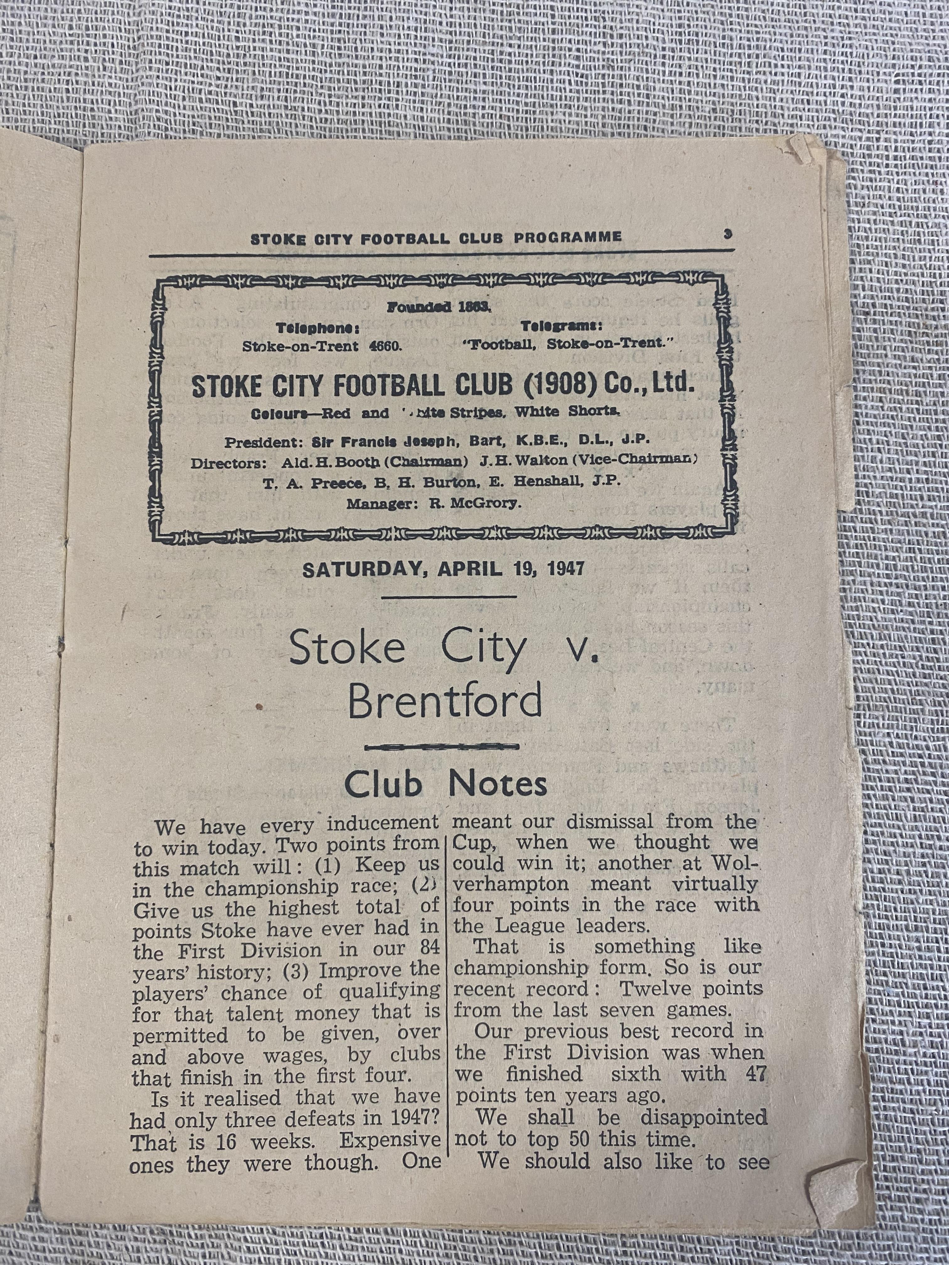 A selection of 1940's football programmes - Image 12 of 12