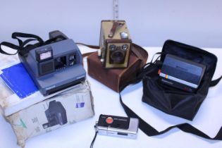 A selection of vintage camera equipment (untested)