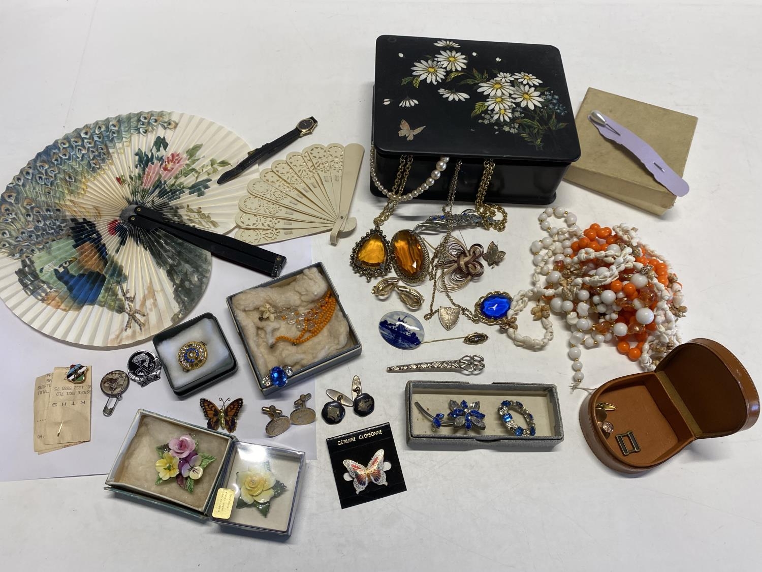 A good selection of assorted vintage costume jewellery and other items