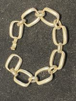 A heavy 925 silver chunky link bracelet. 33.33 grams