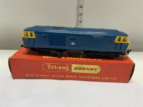 A boxed Tri-ang Hornby R758 locomotive model