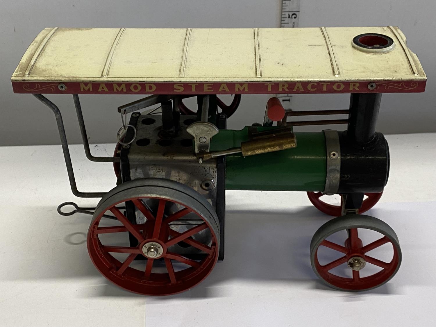 A vintage boxed Mamod steam tractor - Image 3 of 3