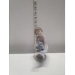 Lladro figure 7620, shipping unavailable