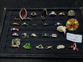 A job lot of costume jewellery rings
