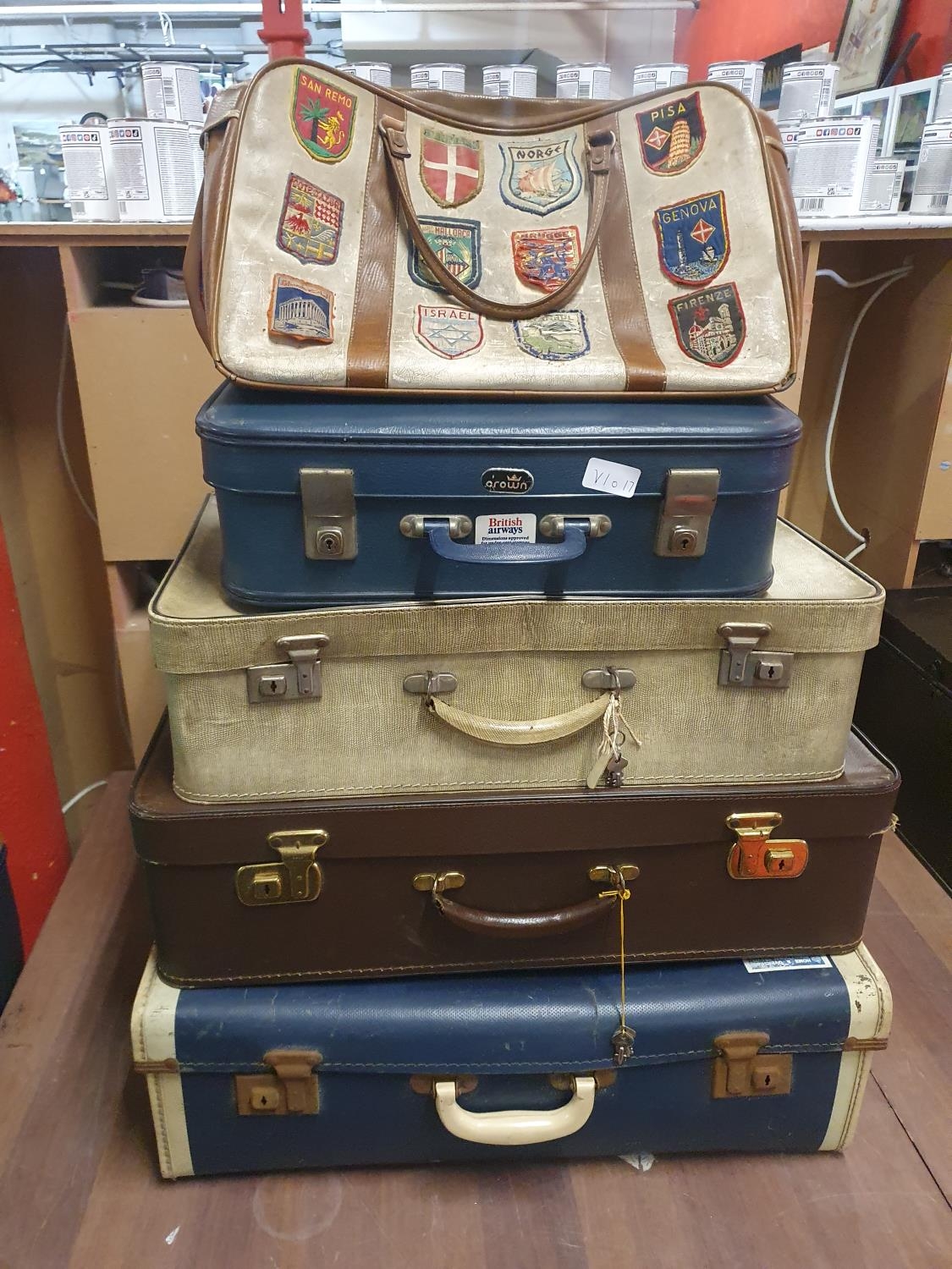 A job lot of vintage luggage shipping unavailable