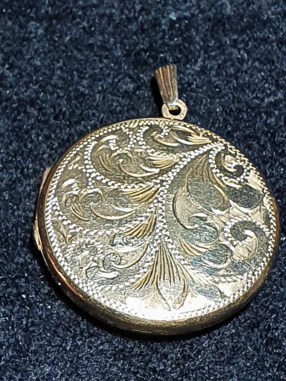 A 9ct Gold locket. Gross weight 7.07g