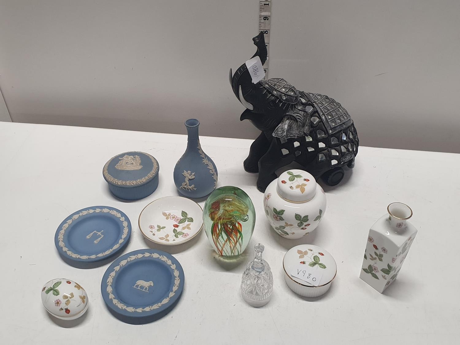 A selection of mainly Wedgwood ceramics and other. Shipping unavailable