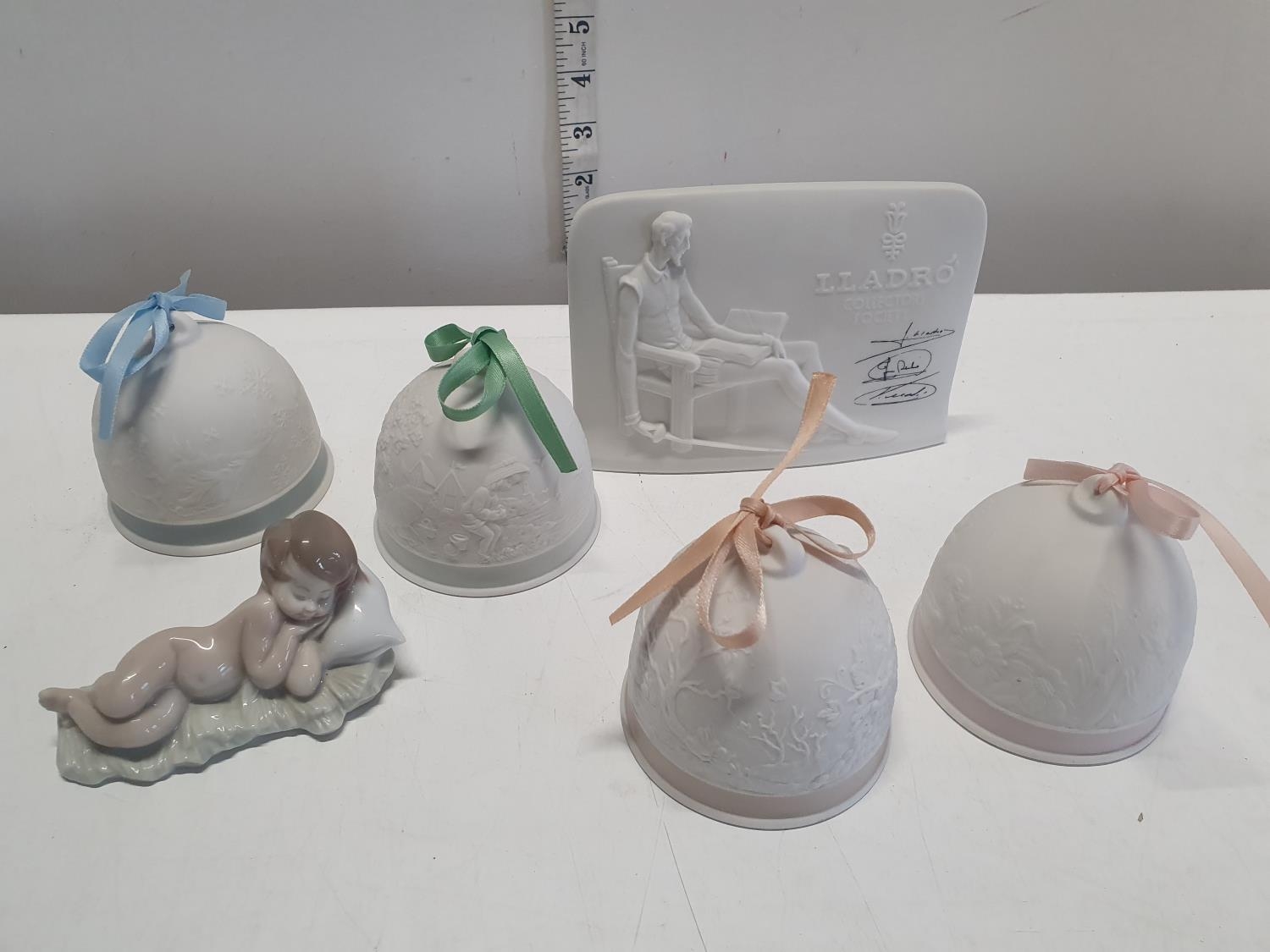 Six pieces of Lladro ceramics. shipping unavailable