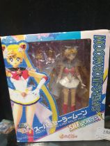 A boxed S.H.figuarts super Sailor Moon figure. (unchecked)