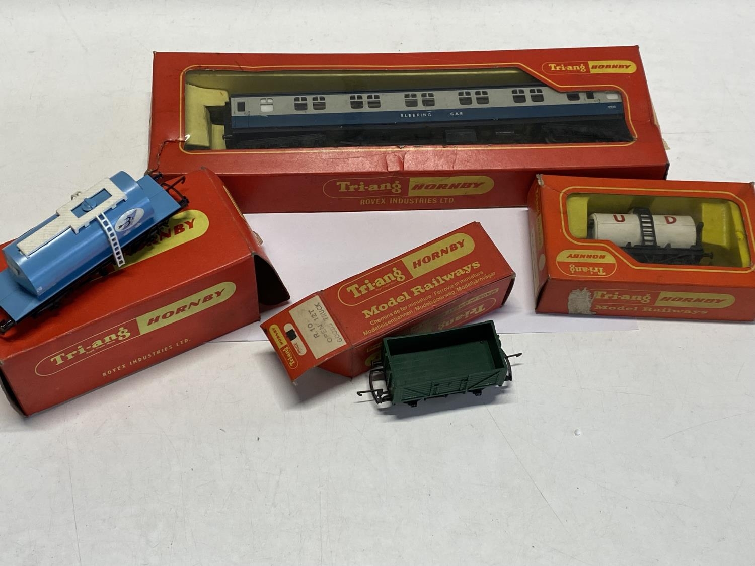 A selection of Triang Hornby train carriage models