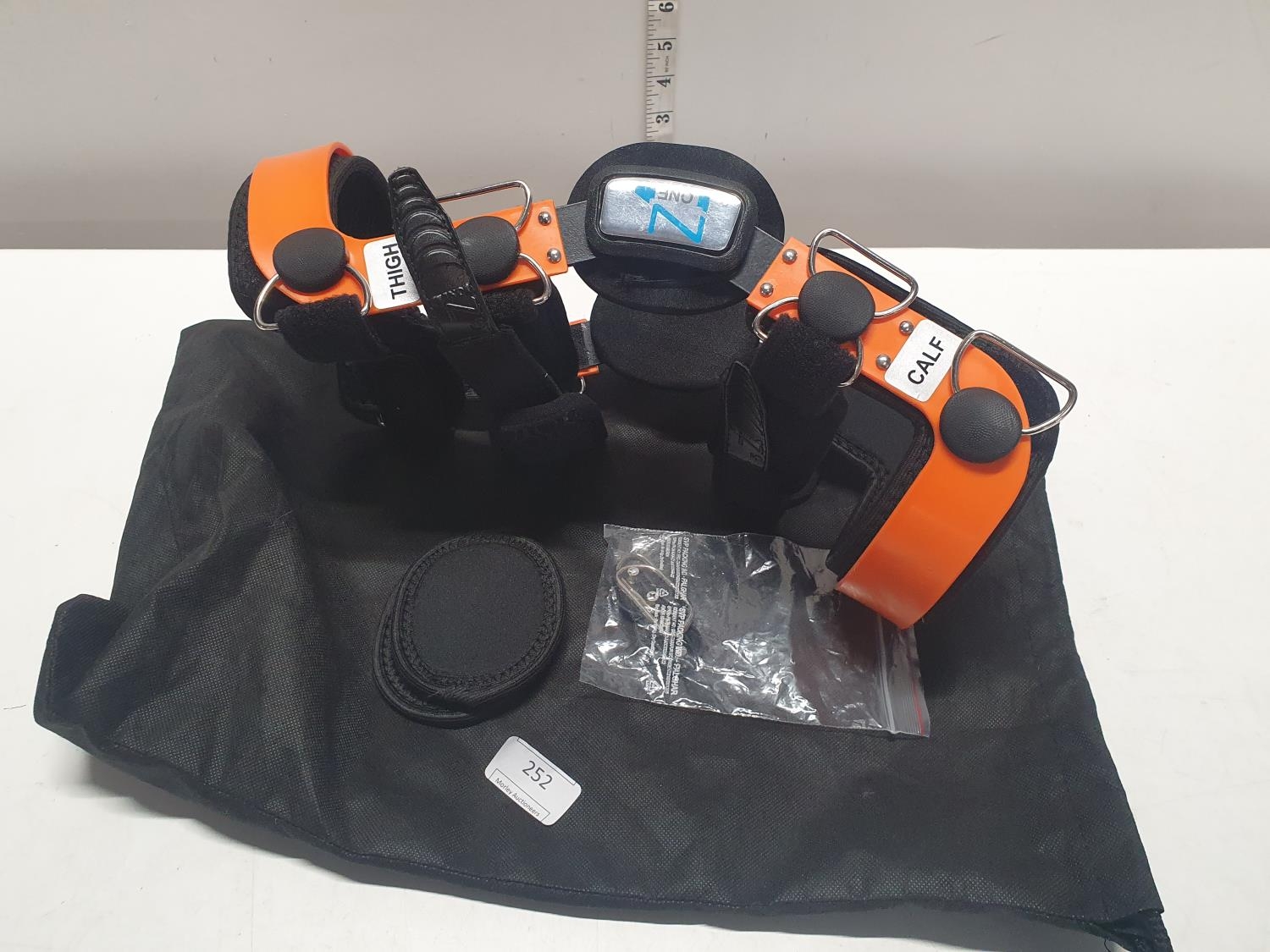 A Z1 knee brace