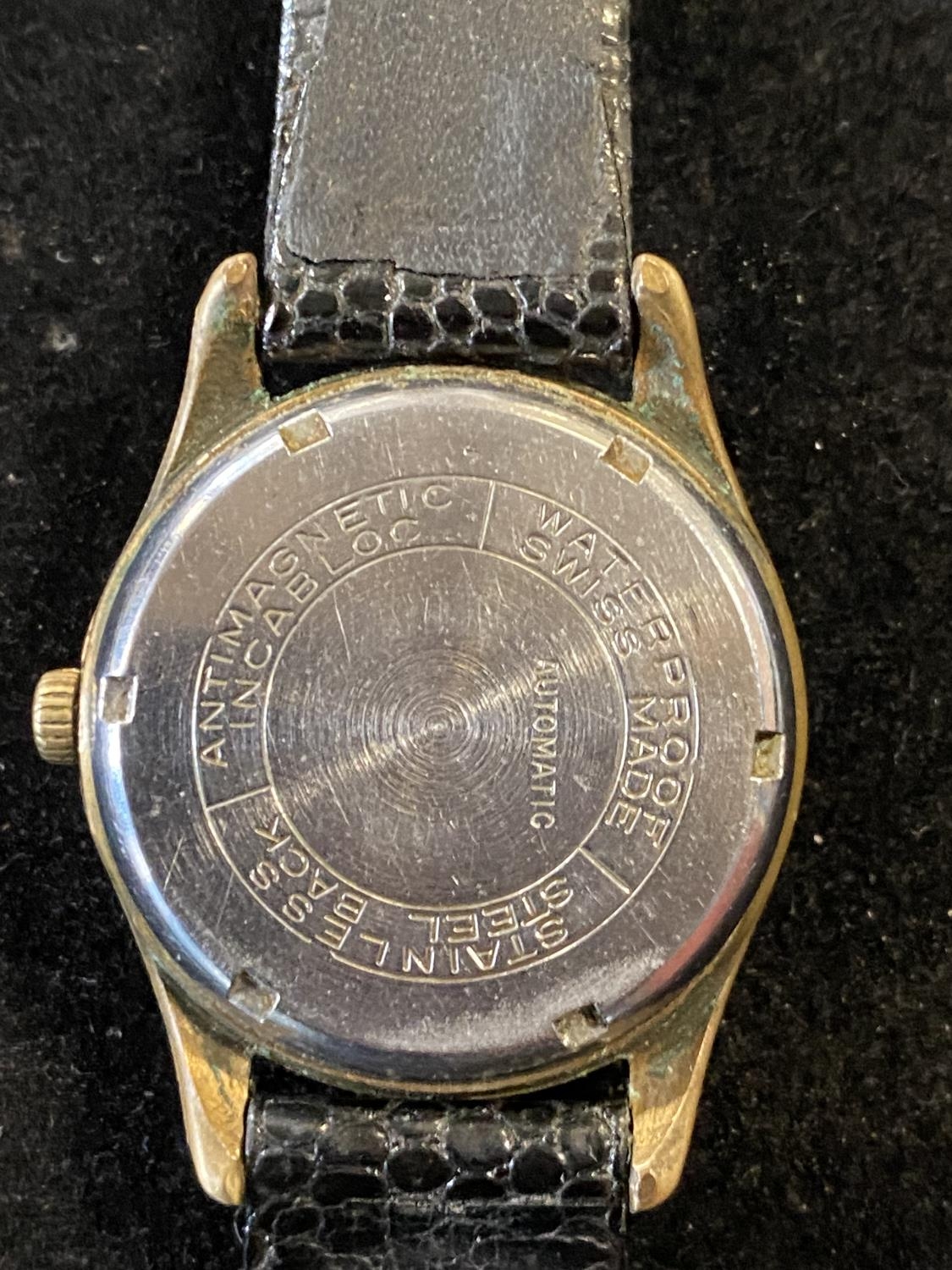 A vintage Curtiss 25 jewel gents wristwatch ticking at time of cataloguing - Image 2 of 2