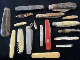 A large selection of antique and vintage pen knives, UK post only