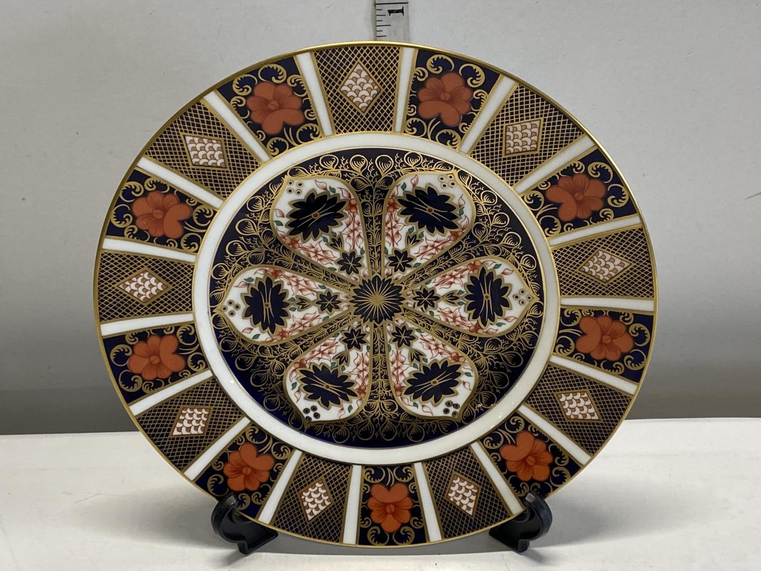 A Royal Crown Derby Imari pattern plate No 1128 d27cm