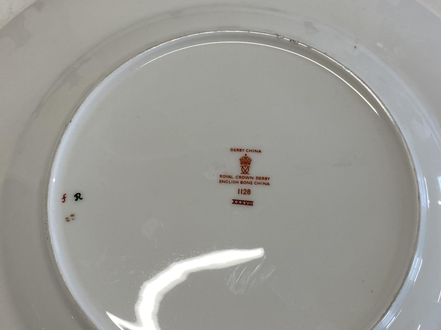 A Royal Crown Derby Imari pattern plate No 1128 d27cm - Image 2 of 2