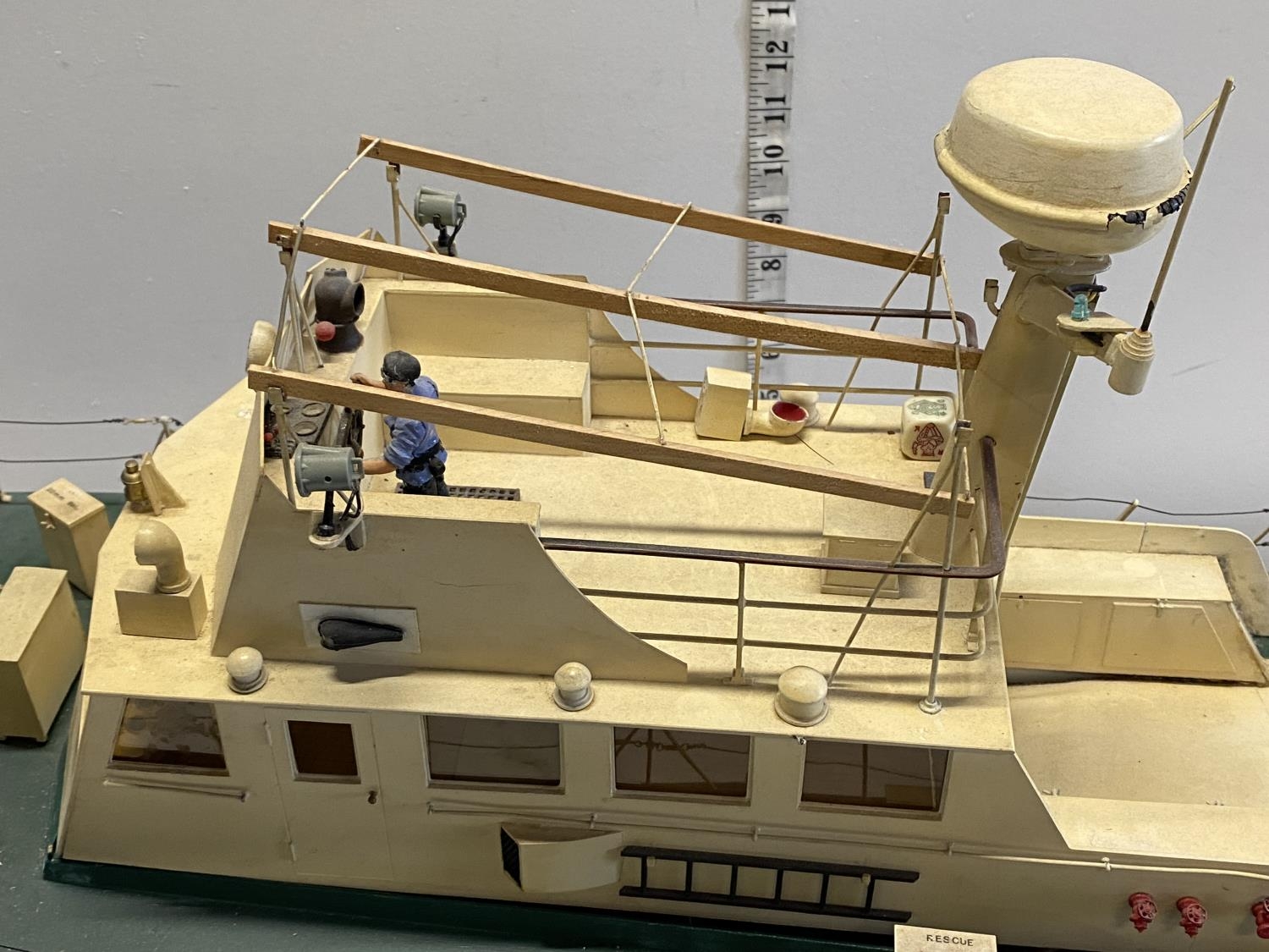 A large remote control scale model of a patrol boat Sangsetia approx 110 cm long. Shipping - Image 2 of 5