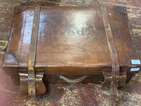 A good quality vintage leather suitcase, shipping unavailable