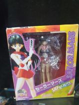 A boxed S.H.figuarts Sailor Mars figure. (unchecked)