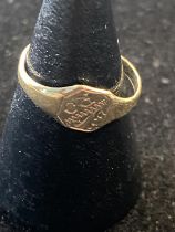 A 9ct gold signet ring 1.16g