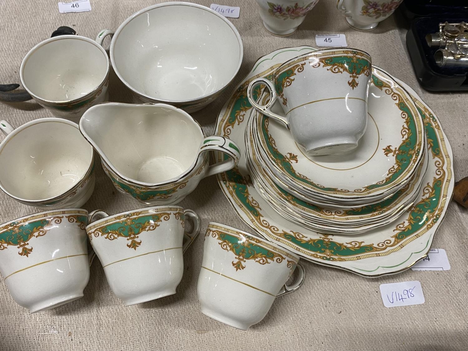 A vintage Grindley bone china tea service. 21 pieces. Shipping unavailable