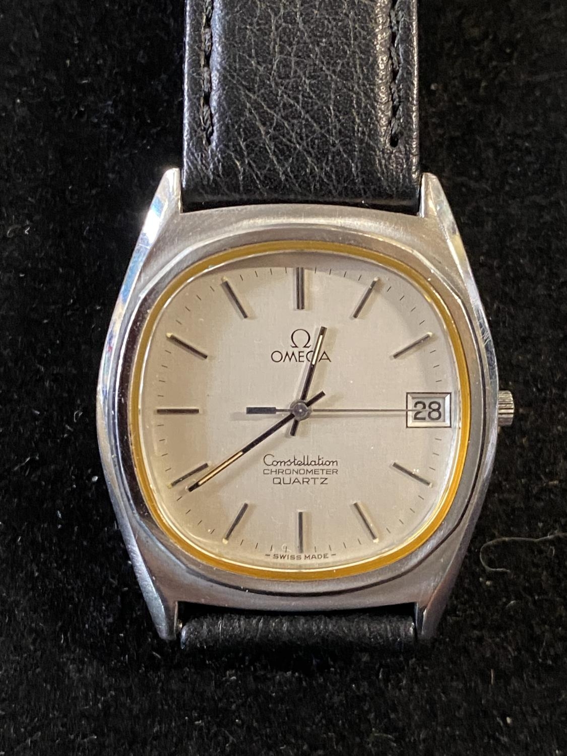 An Omega Constellation chronograph quartz gents watch ticking at time of cataloguing - Image 2 of 4
