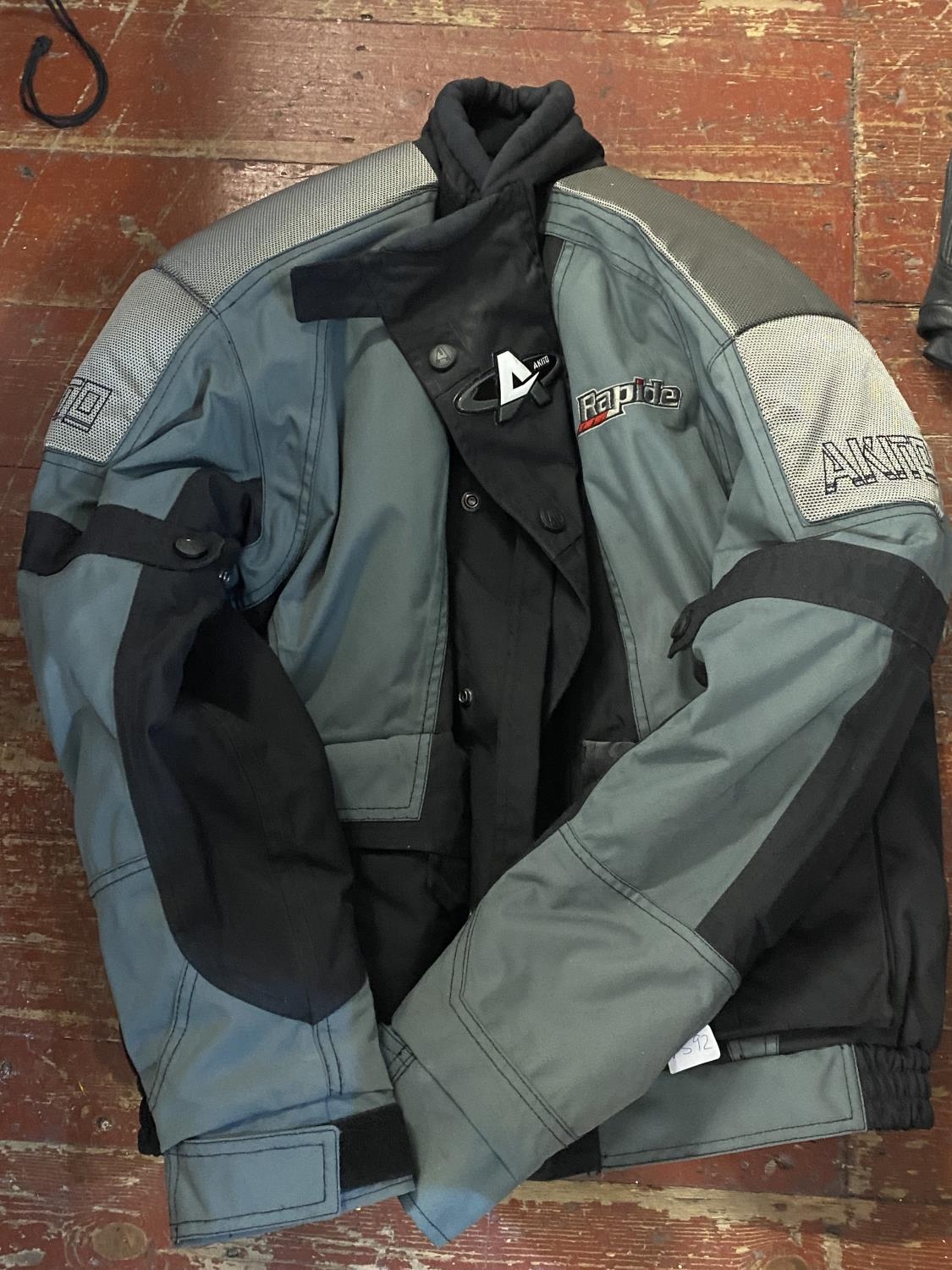 A Akito motorbike jacket size L