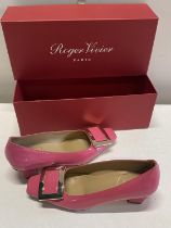 A pair of ladies Roger Vivier ladies shoes size 34 (worn)