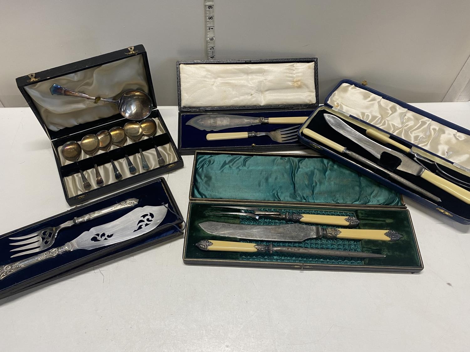 Five boxsets of vintage cutlery