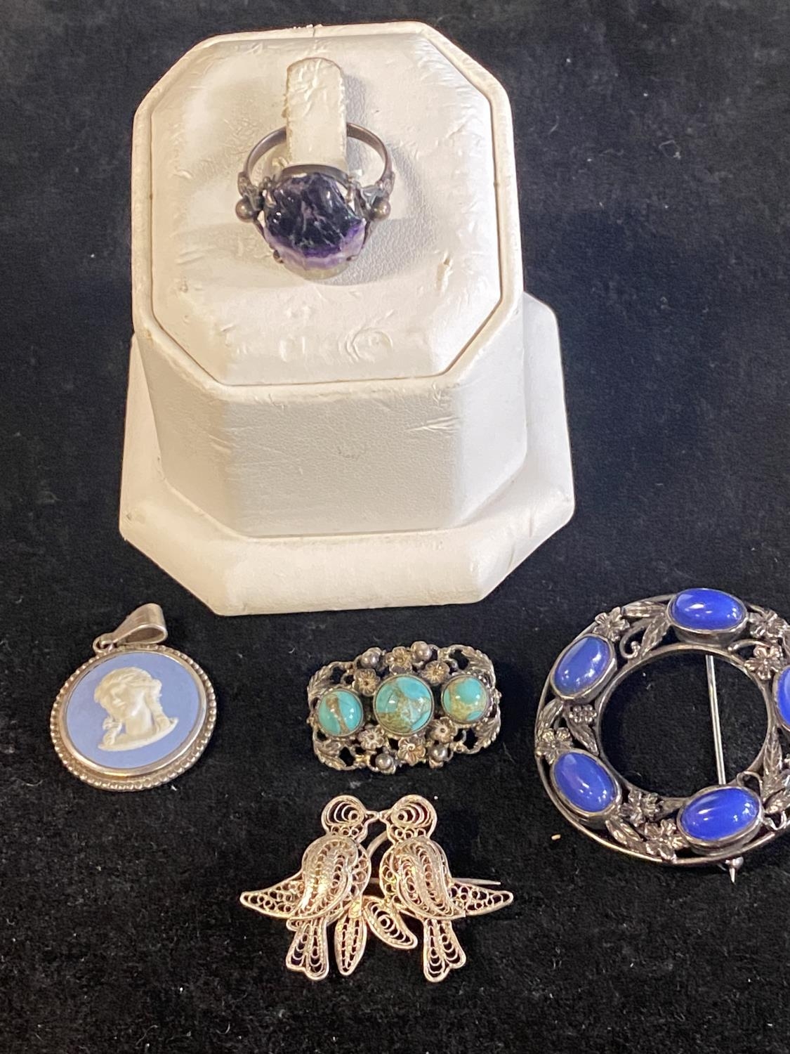 A selection of 925 silver jewellery including Blue John ring (damage to stone)