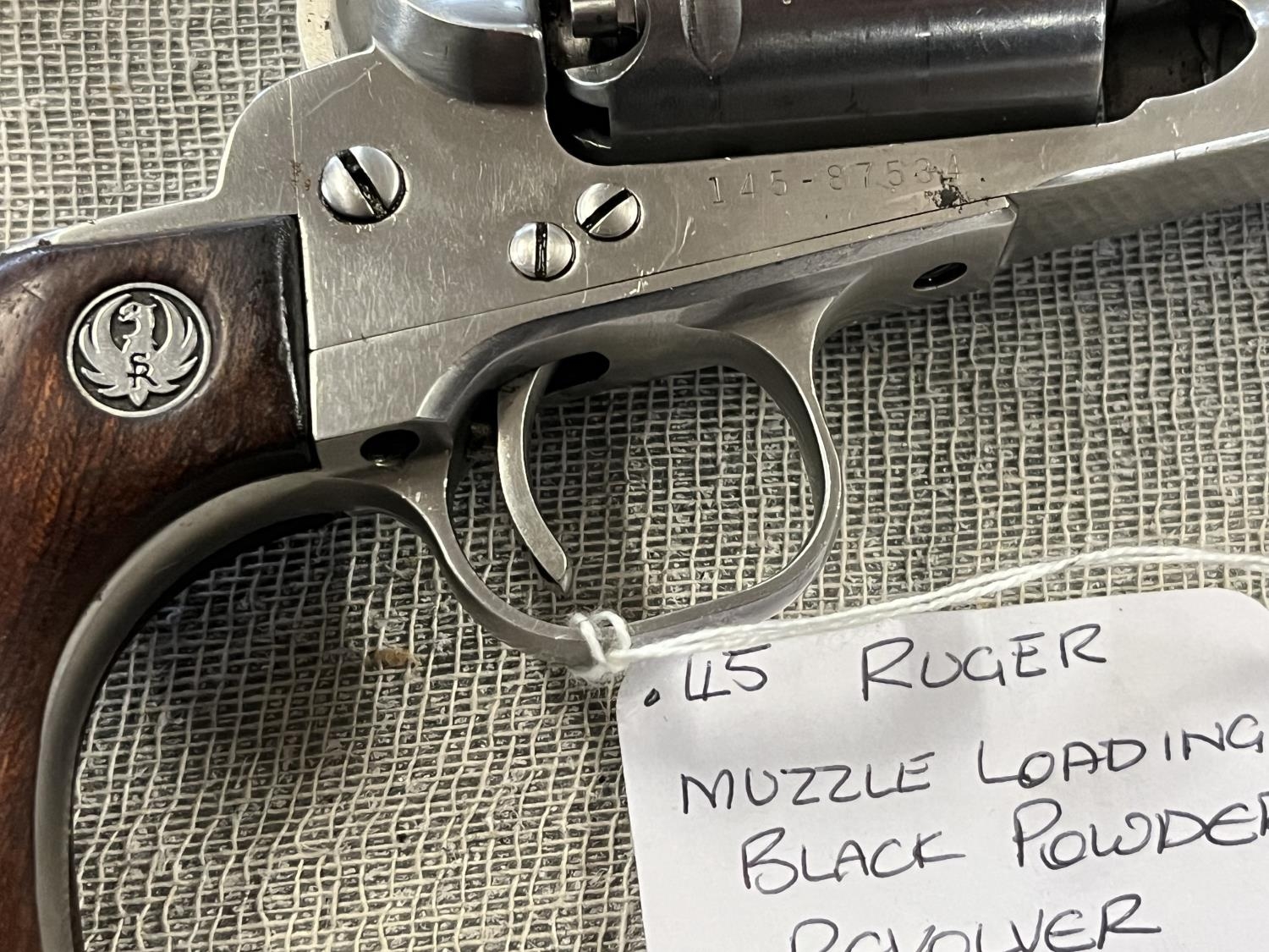 A Strum Ruger & Co "Old Army" muzzle loading .45 calibre revolver. 14587534. Current Firearm - Bild 4 aus 5