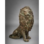 Sitzender Löwe als Parkfigur. Bronze. H 80 cm
