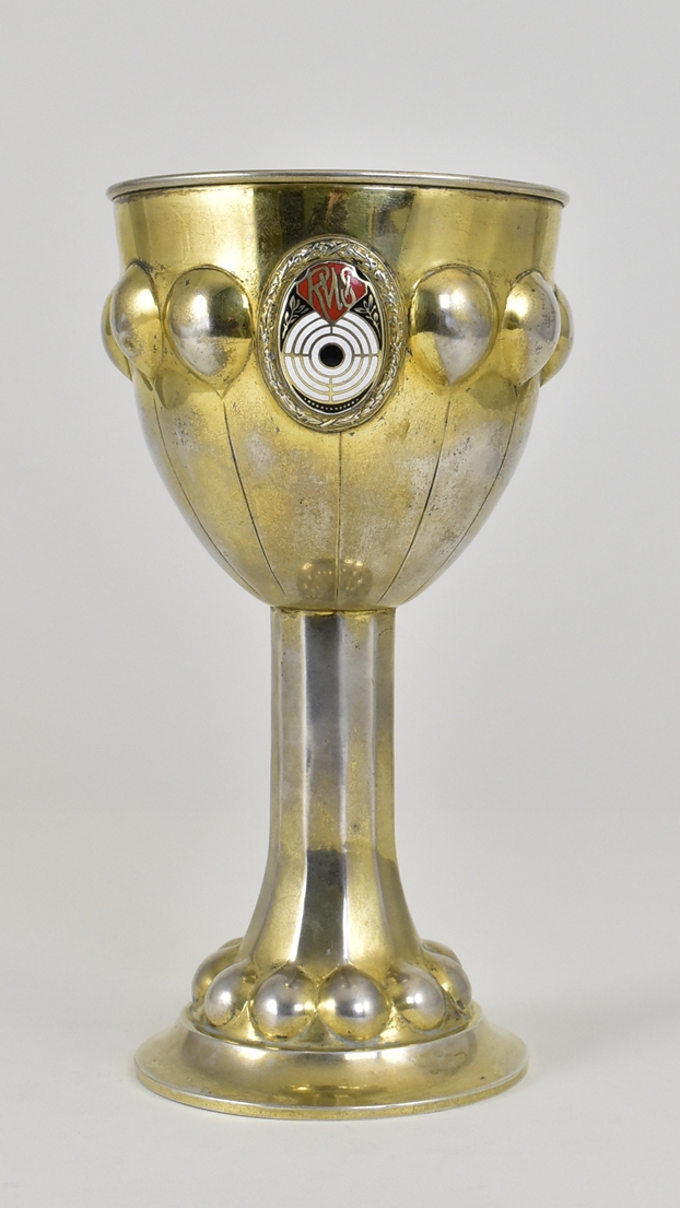 Jugendstilpokal eines Schützenvereins um 1900. H 18 cm. 181 g