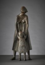 Manfred Welzel. 1926 Berlin - 2018 Stuttgart.  Bez. 2/10. Mutter und Kind. Bronze. H 69 cm