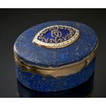 Lapislazuli-Hochzeits-Tabatière. Ovale Dose aus Lapislazuli mit Gold- und Silberbeschlag. Auf dem D