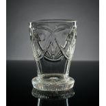 Ranftbecher.  Farbloses Glas mit ornamentalem Schliff. Neuwelt, um 1840. H 12 cm