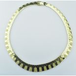 Feines Goldcollier.  14 ct. GG. Poliert und satiniert. L 40 cm. 60,9 g