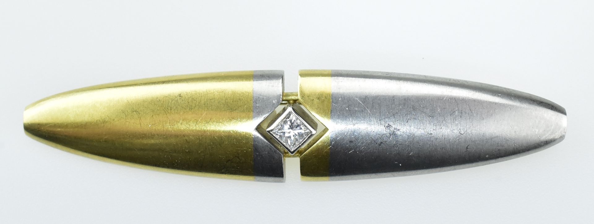 Feine Brillant-Stabnadel à deux couleurs.  Brillantcarré 0,20 ct. Platin und GG 18 ct. L 6,5 cm. 11