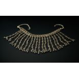 Labbeh. Große Halskette mit kleinen Korallen. Silber. L 46 cm und Pendelques.