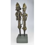 Zwillingspaar der Senufo. Bronze. Figurenhöhe ca. 20 cm