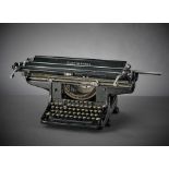 Schreibmaschine Continental. Mitte 20. Jh. L ca. 69 cm