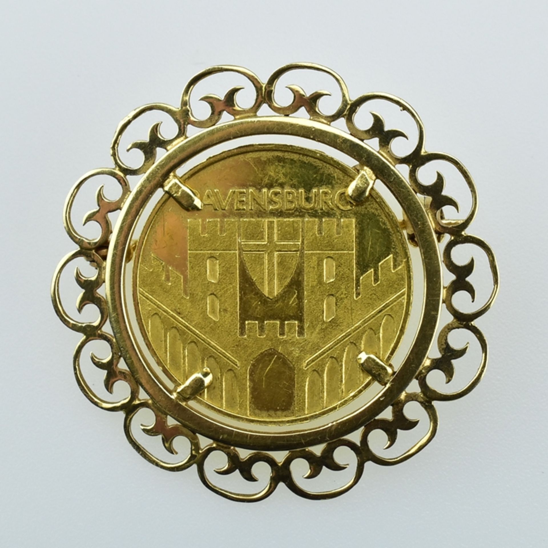 Ravensburg Münzbrosche. Stadtwappen und Stadtansicht. 1964 geprägt 986/000. GG-Fassung. 18 ct. Ges