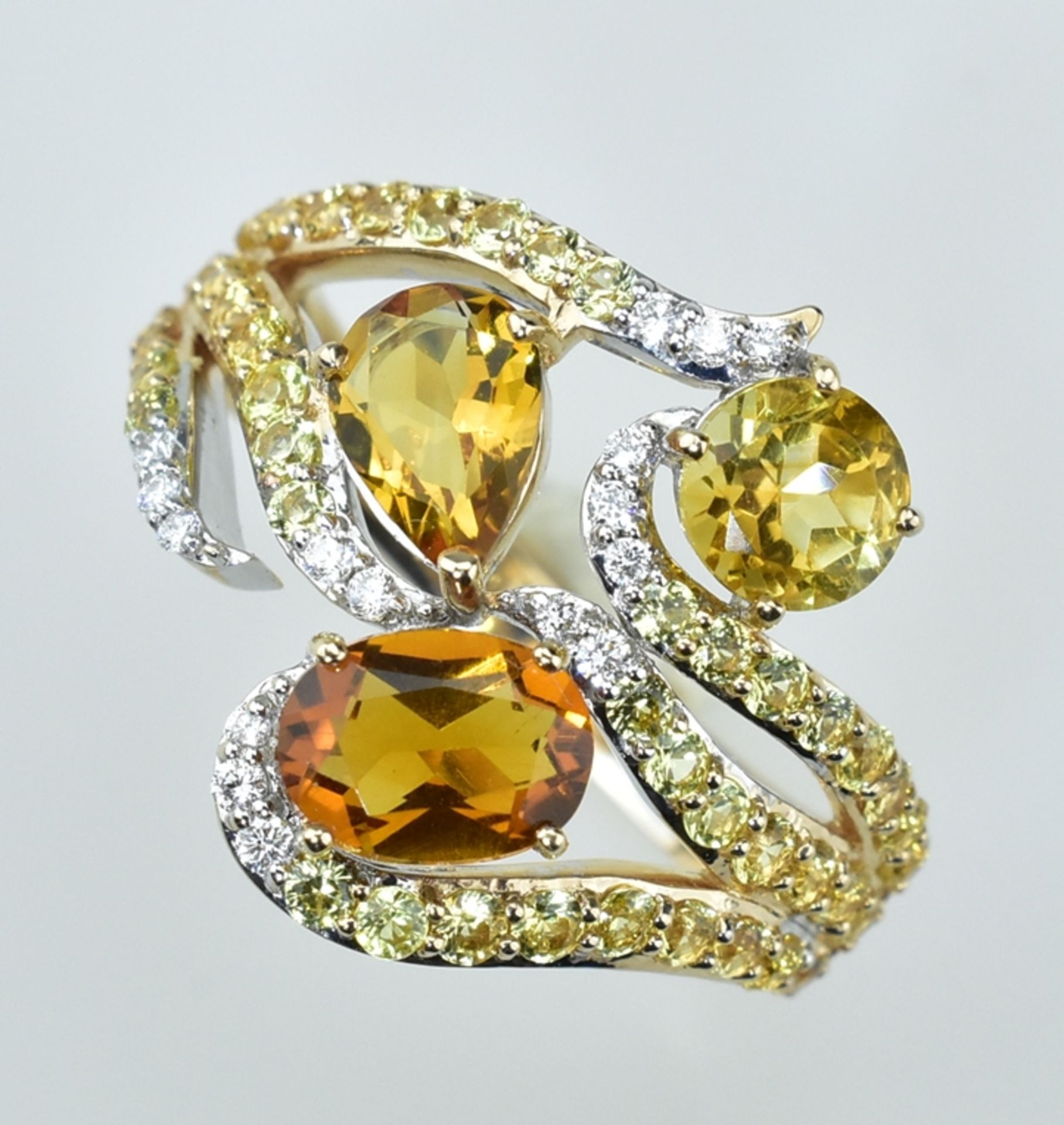 Cocktailring.  Citrine und Saphire 2,64 ct. dazu Diamanten 0,10 ct. 14 ct. RG