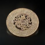 Pi-Scheibe.  Drache und Reiskorn. Jade. China. Ø 17,5 cm