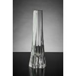 Daum-Vase. Hexagonal. Farbloses Kristallglas. Bez. 20. Jh. H 24,5 cm