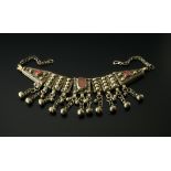 Labbeh. Silberne Halskette mit Pendeloques. L 41 cm. Jemen