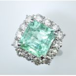 Prächtiger Smaragd-Brillantring. Oktagonaler, kolumbianischer Smaragd von 6,01 ct.! in sehr schöne