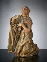 Kniende Magdalena. Rückseitig abgeflacht. Reste von Fassung/Vergoldung. Süddeutsch, um 1700. H 46 c