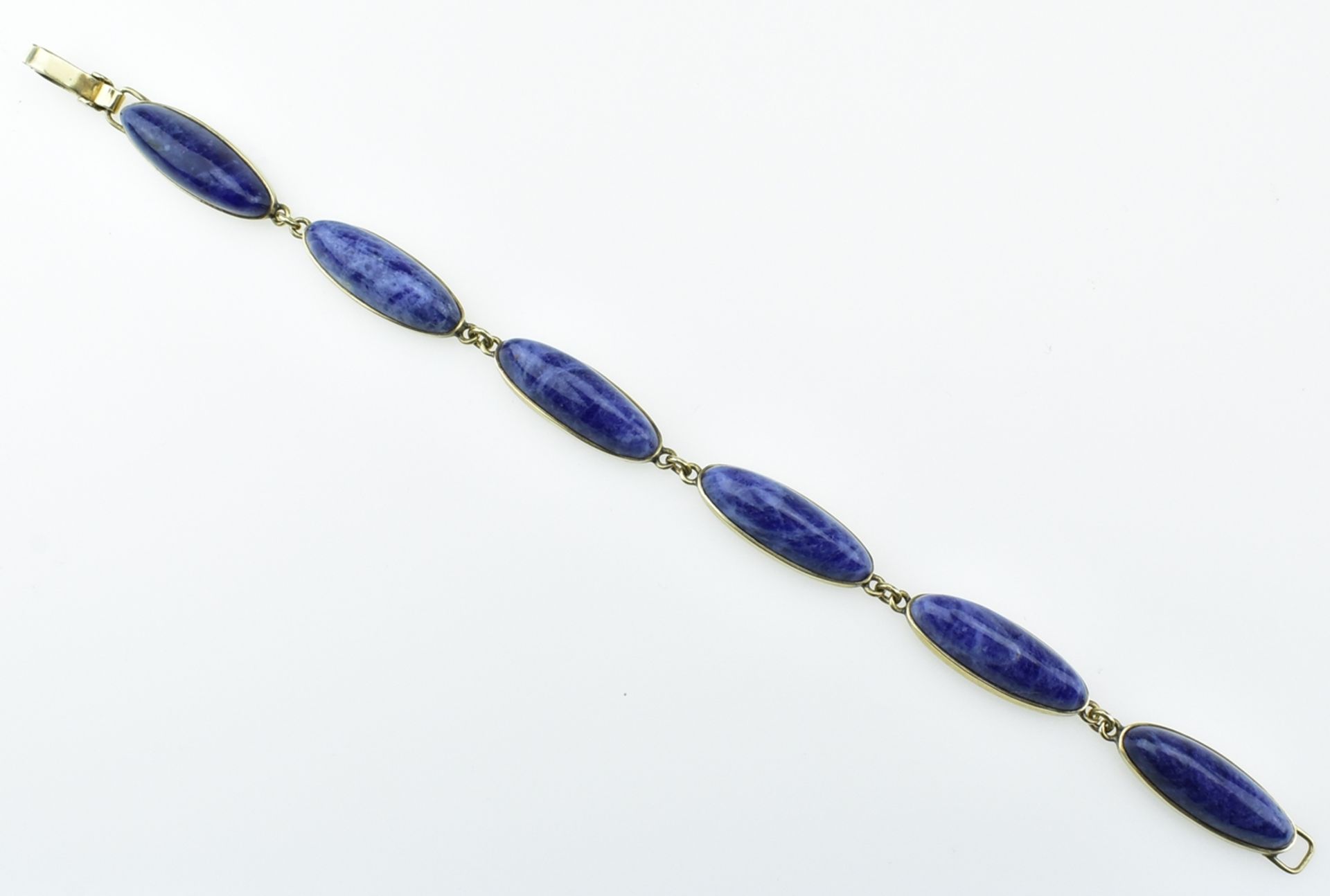 Lapislazuli-Armband. Sechs länglich geschliffene Steine in 9 ct. GG-Fassung. L 20 cm - Image 2 of 2