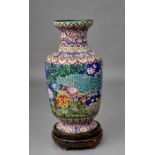 Monumentale Cloisonnévase. Balusterform. Vögel, Blüten und Drachen. China, 20. Jh. H 100 cm. Sep. H