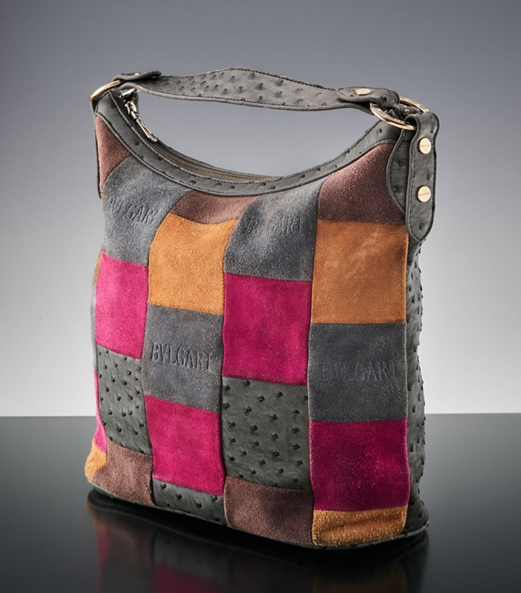 Bulgari Hobobag.  Schultertasche. Graues Straußenleder und Veloursleder-Patchwork. 1980-er Jahre. 3